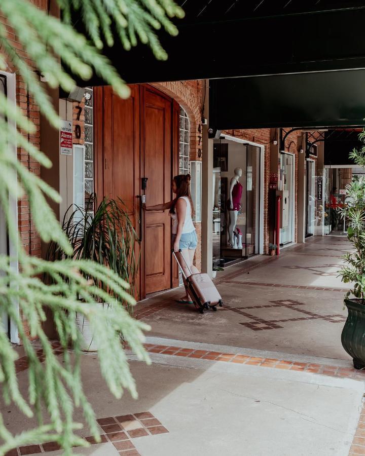 Bloom Guesthouse Holambra Bagian luar foto