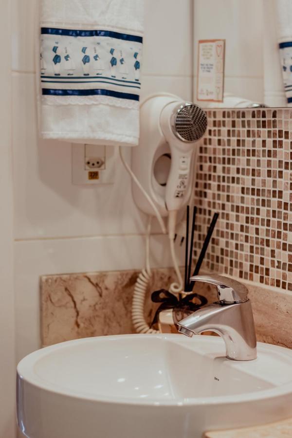 Bloom Guesthouse Holambra Bagian luar foto